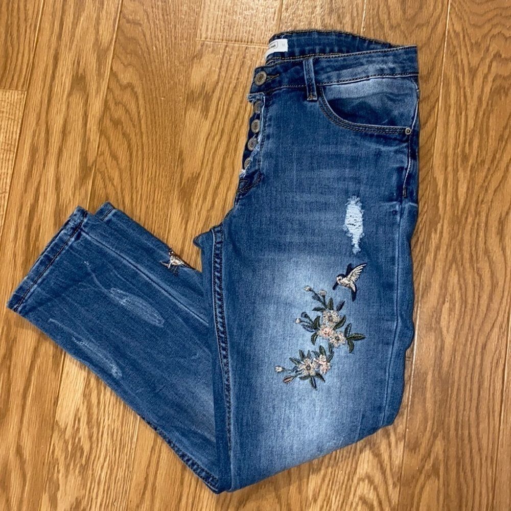 Ardene Eighty Two Girls Distressed Floral Embellished Straight Cut  Jeans Size 3